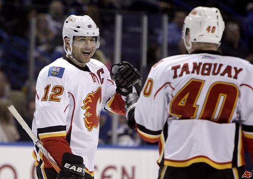 Jarome Iginla hrál po boku Alexe Tanguaye v týmu Calgary Flames. 